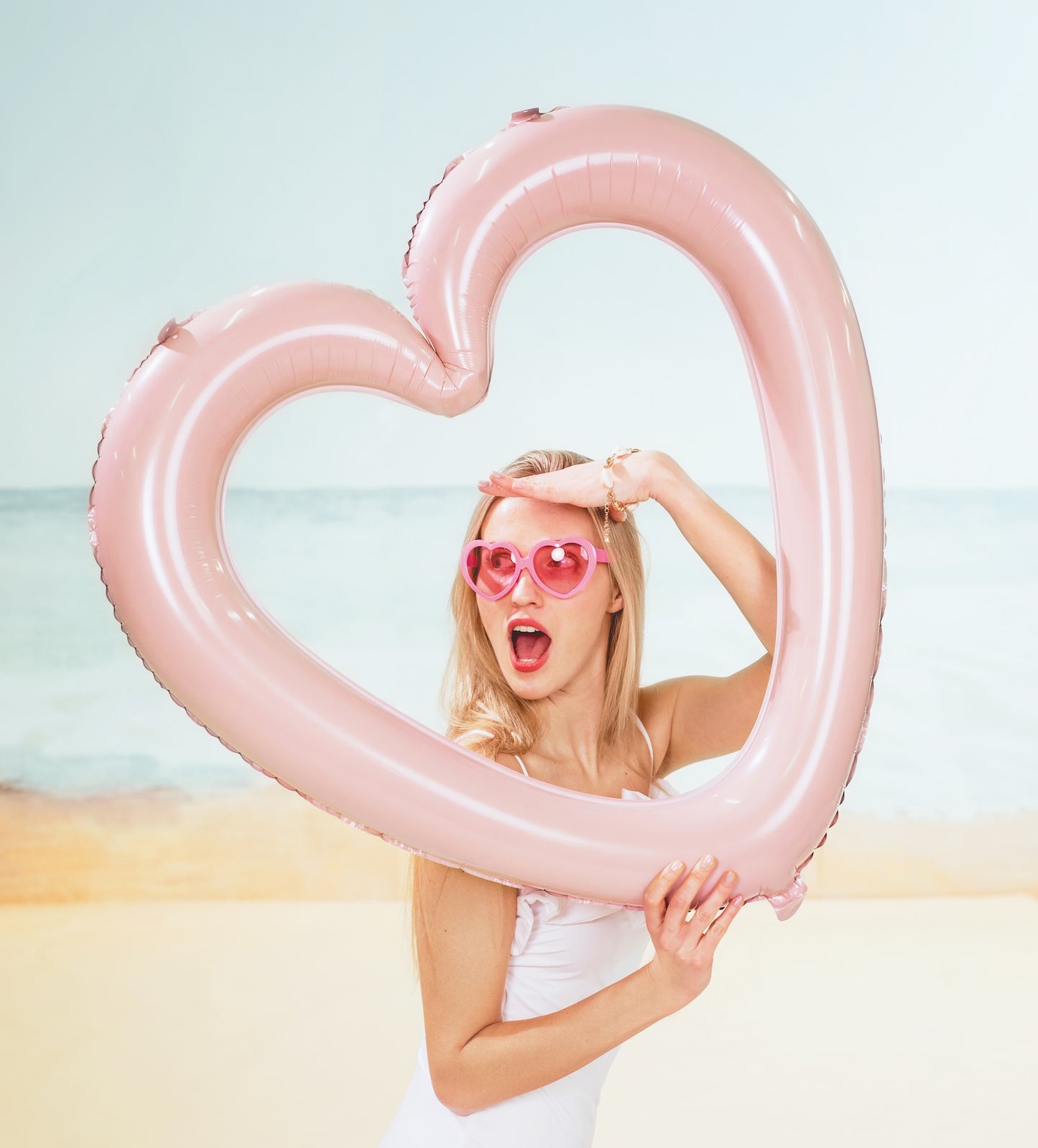 LIGHT PINK HEART FOIL BALLOON FRAME