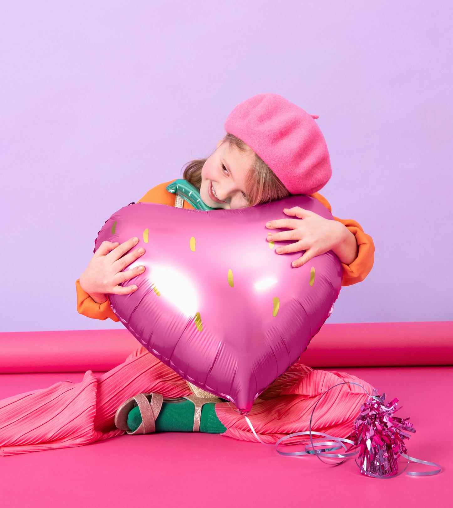 STRAWBERRY FOIL BALLOON
