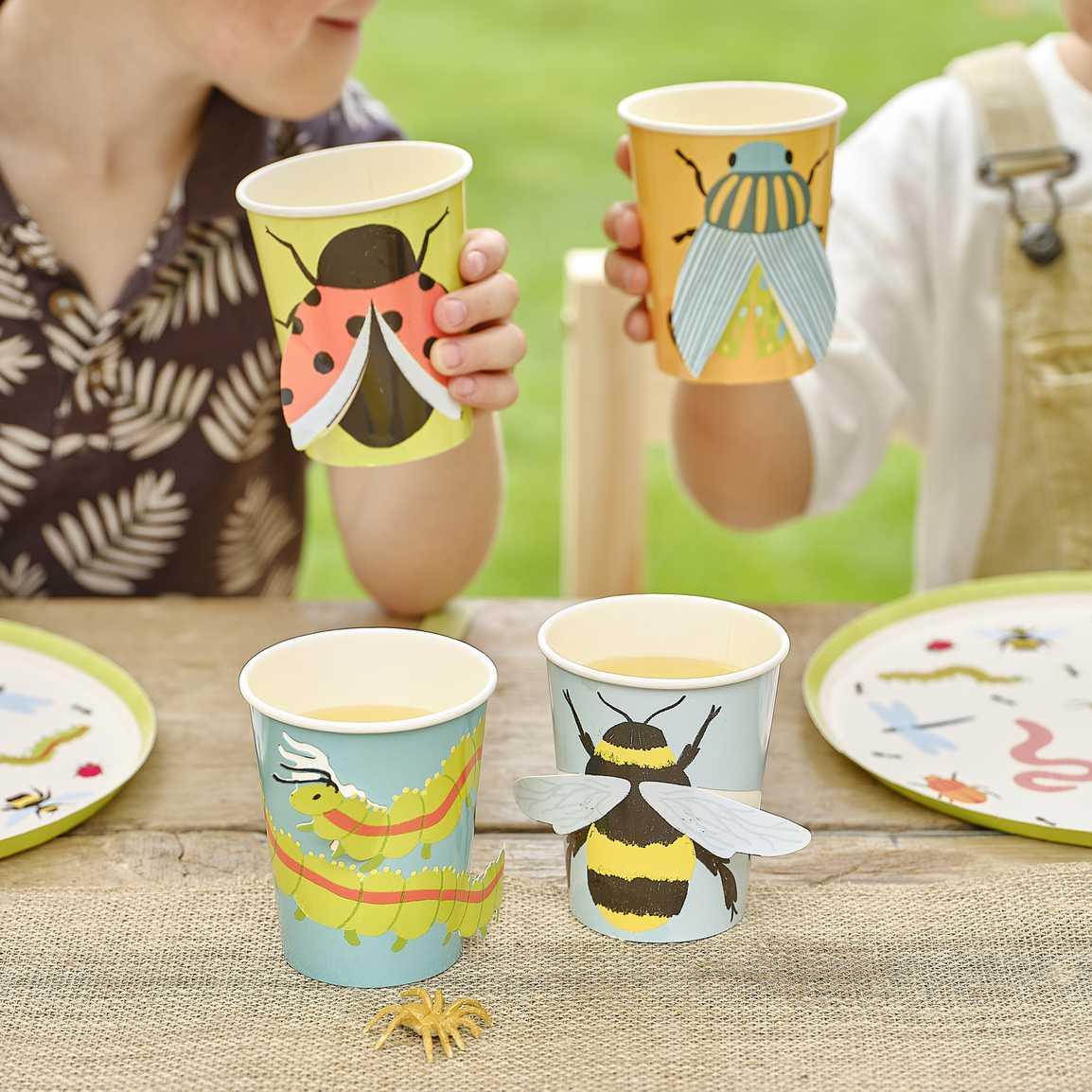 BUG PARTY POP OUT 3D PAPER CUPS
