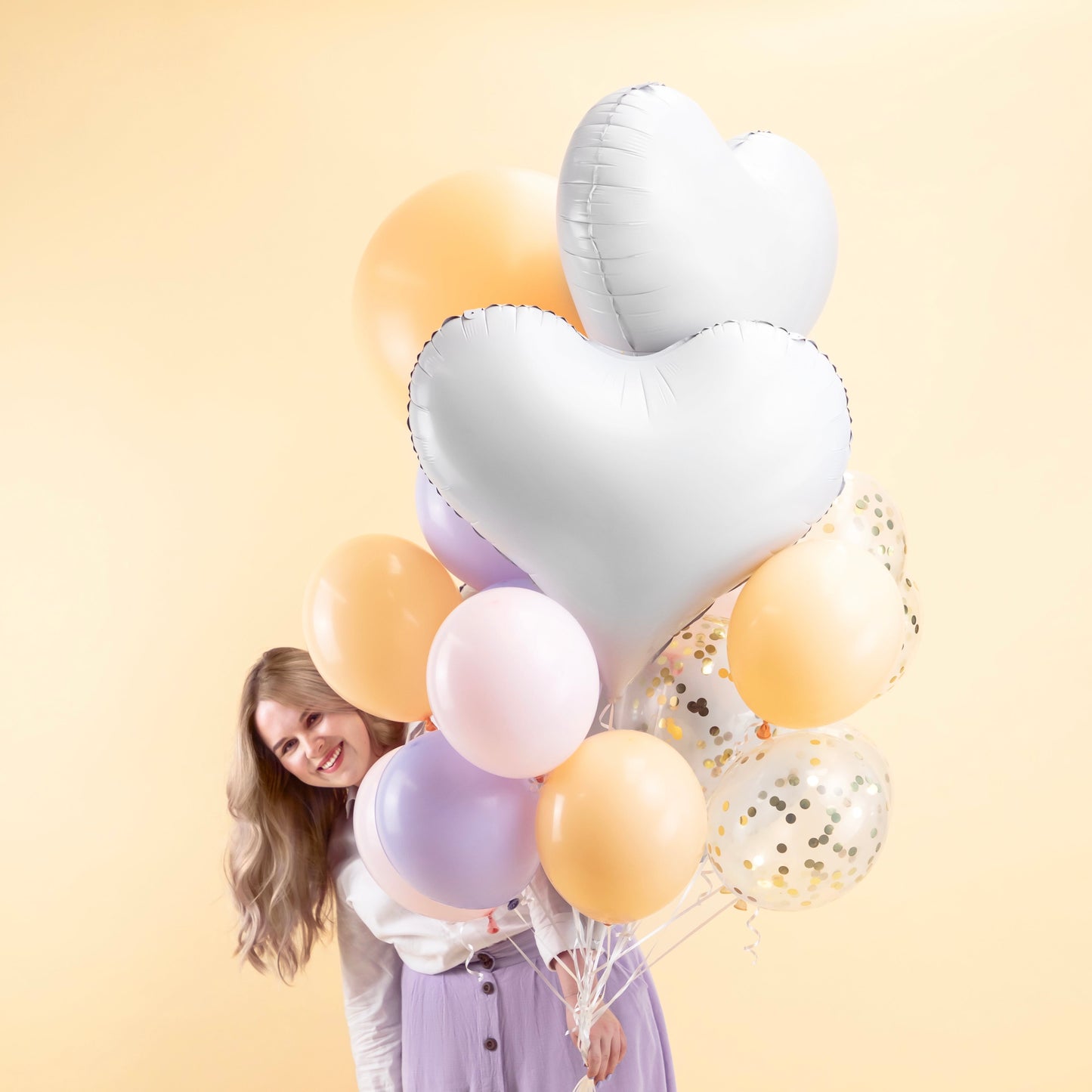 PALE WHITE/GREY HEART FOIL BALLOON