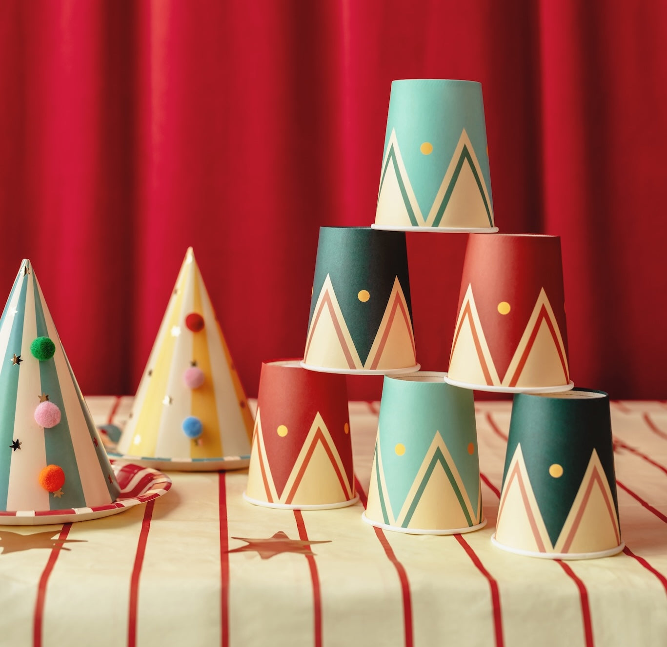 CIRCUS PARTY CUPS [SET OF 6]