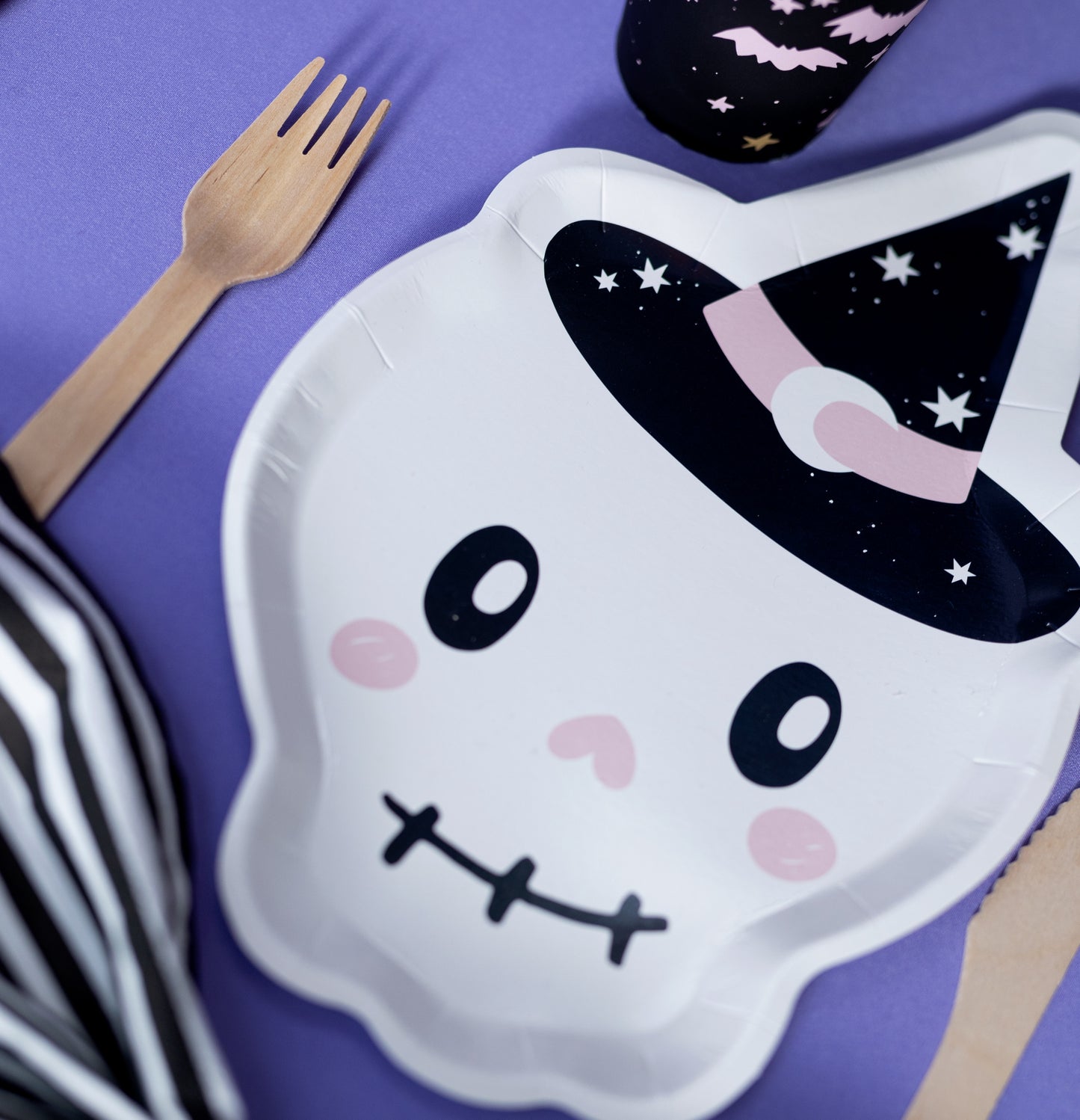 PINK SKULL SHAPED PLATES [SET OF 6]